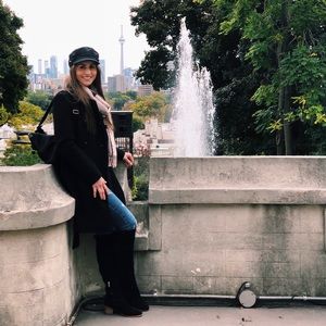 Meet your Posher, Esada